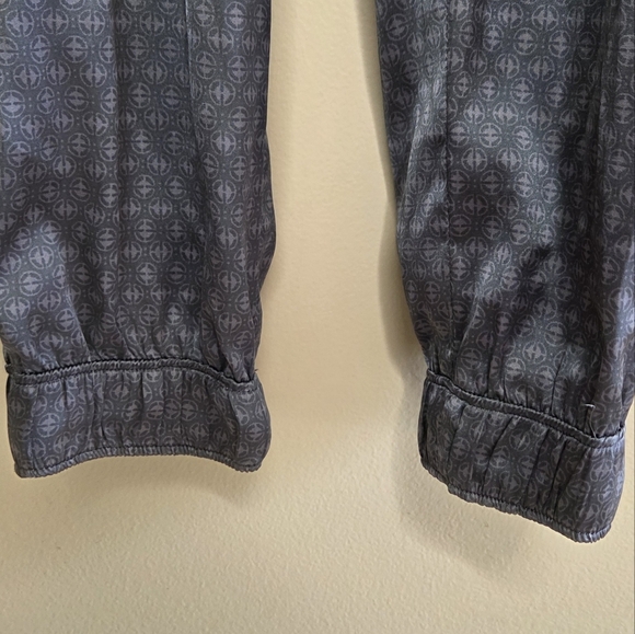 Hollister | Gray Print Silky Joggers Size Small - Picture 3 of 5